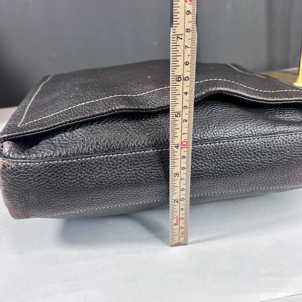 Levenger Pebbled Leather Messenger Bag Mocha Brown Laptop Tablet Crossbody